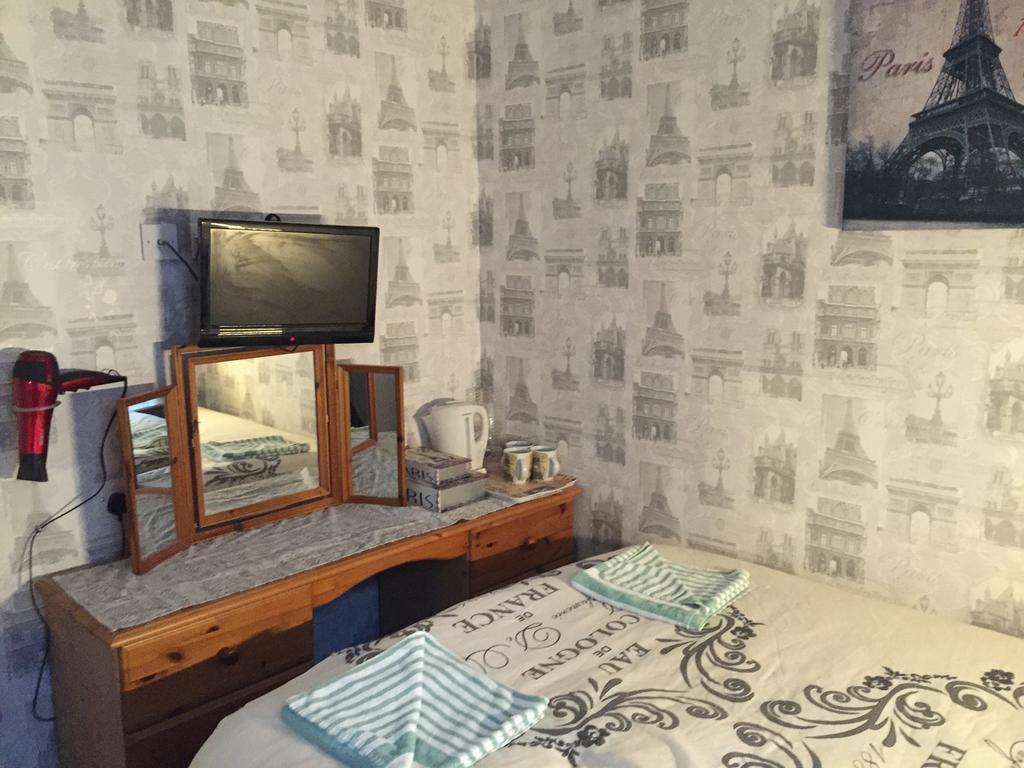 Bradleys Hotel Blackpool Room photo